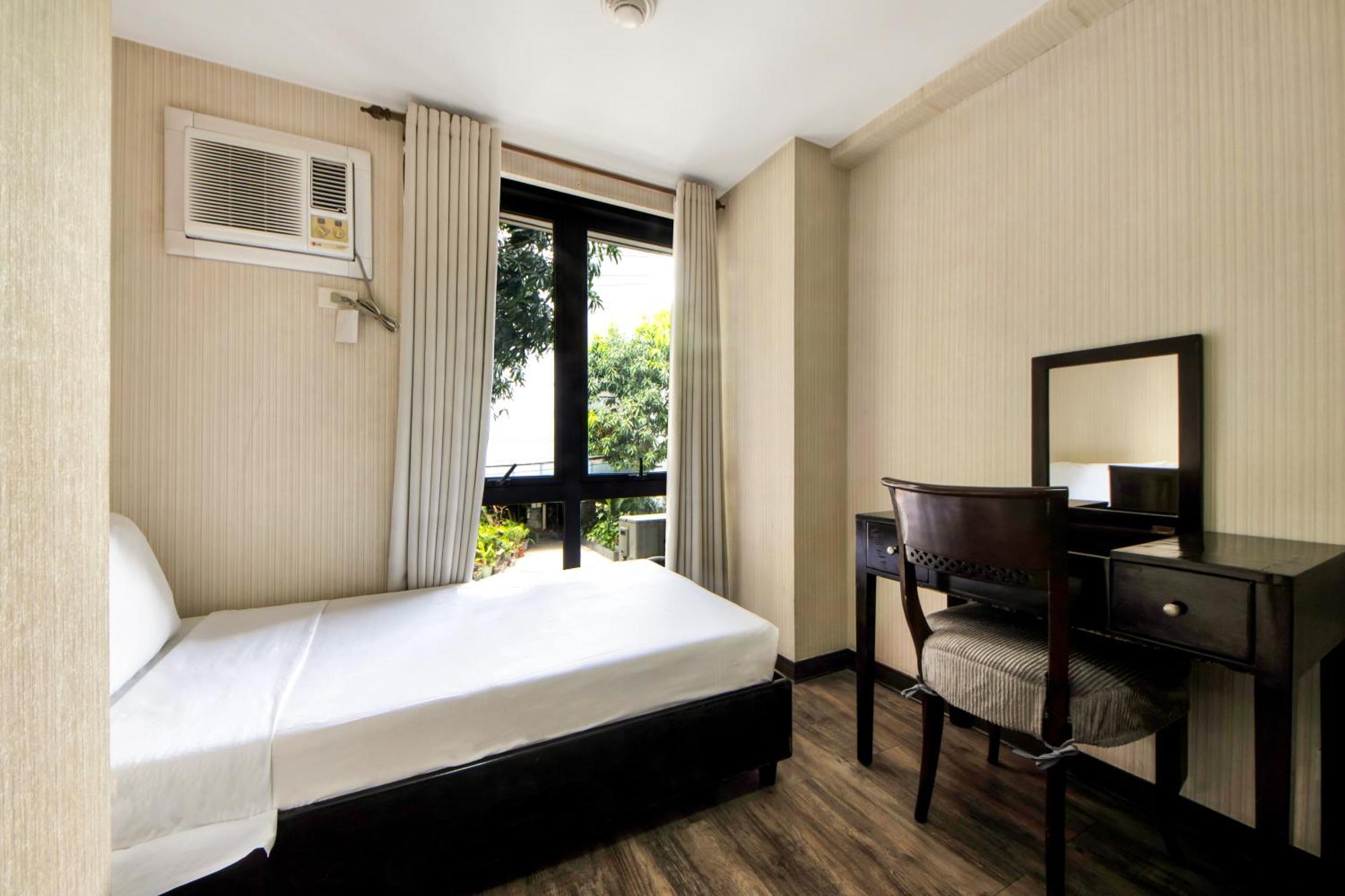 Ceo Flats Hotel Makati City Екстериор снимка