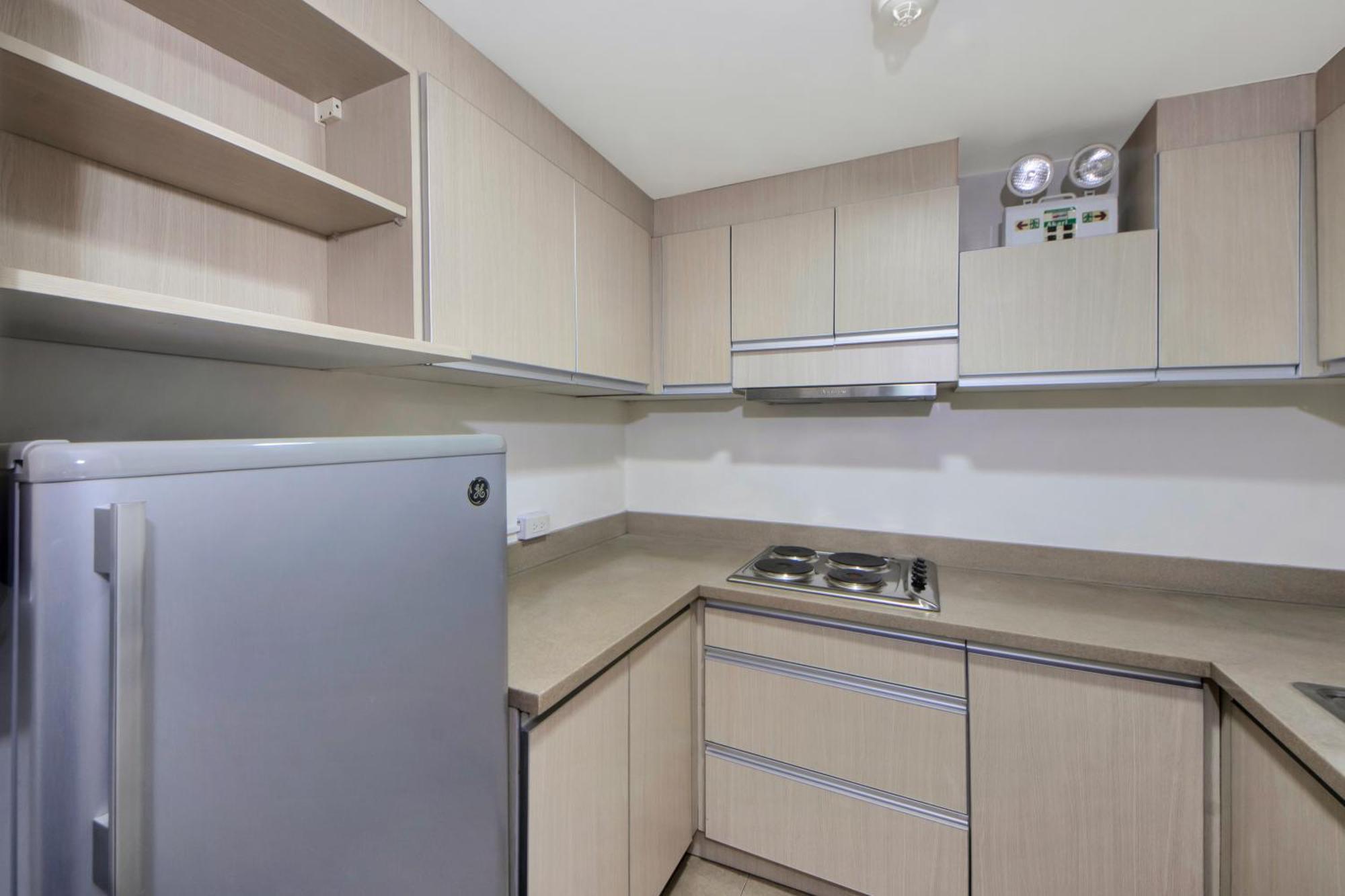Ceo Flats Hotel Makati City Екстериор снимка