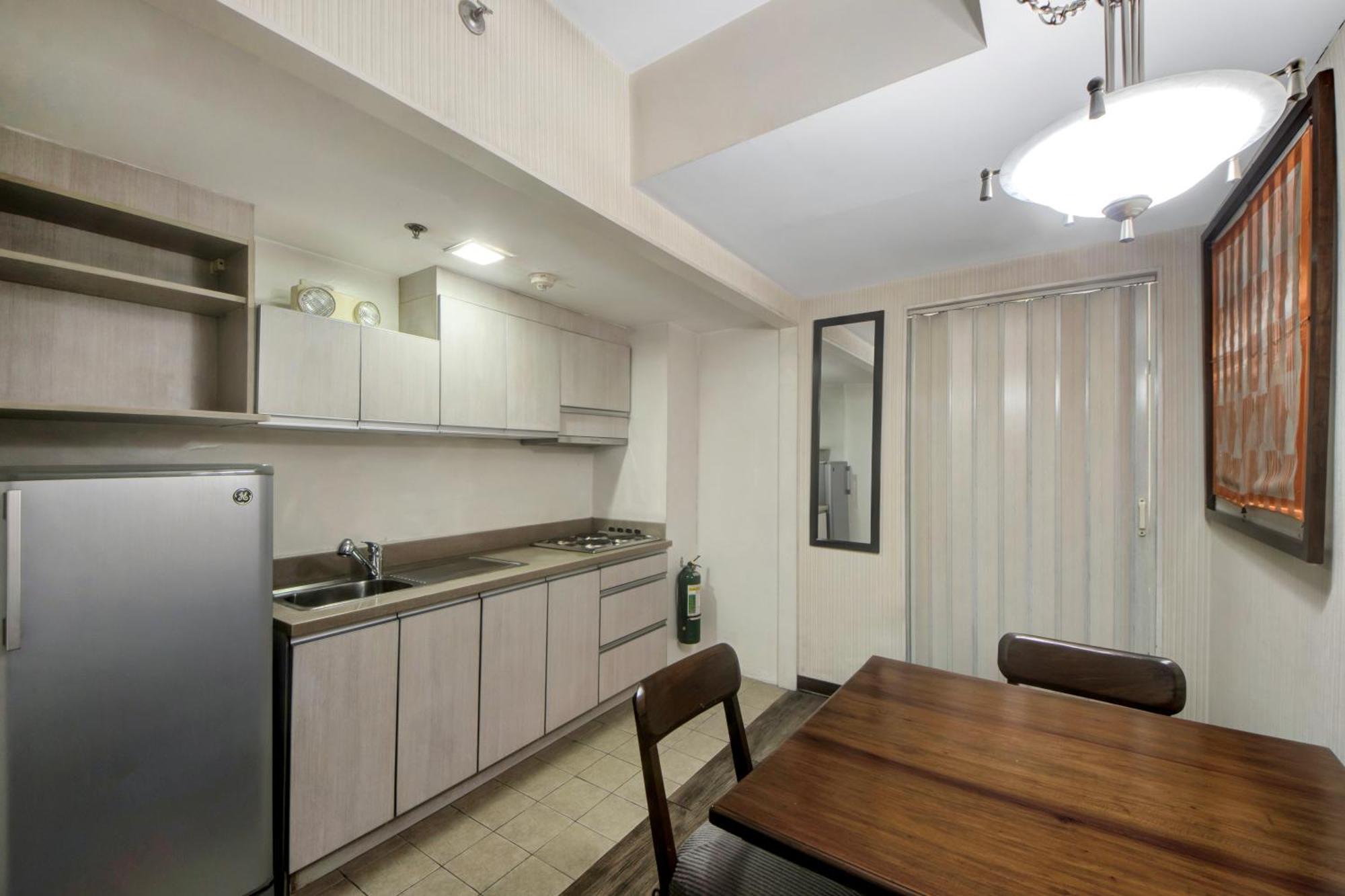 Ceo Flats Hotel Makati City Екстериор снимка