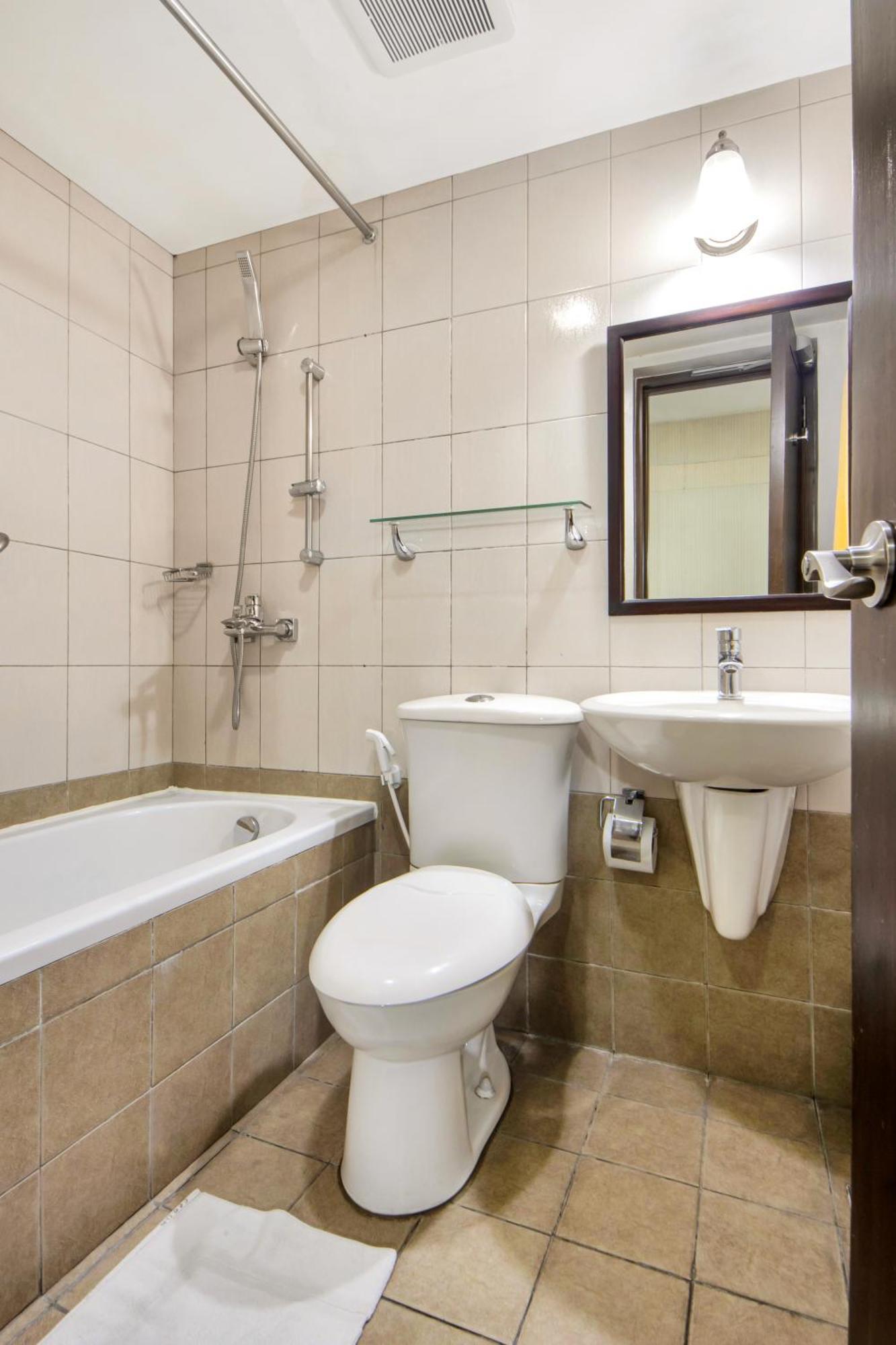 Ceo Flats Hotel Makati City Екстериор снимка